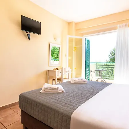 Julia Hotel